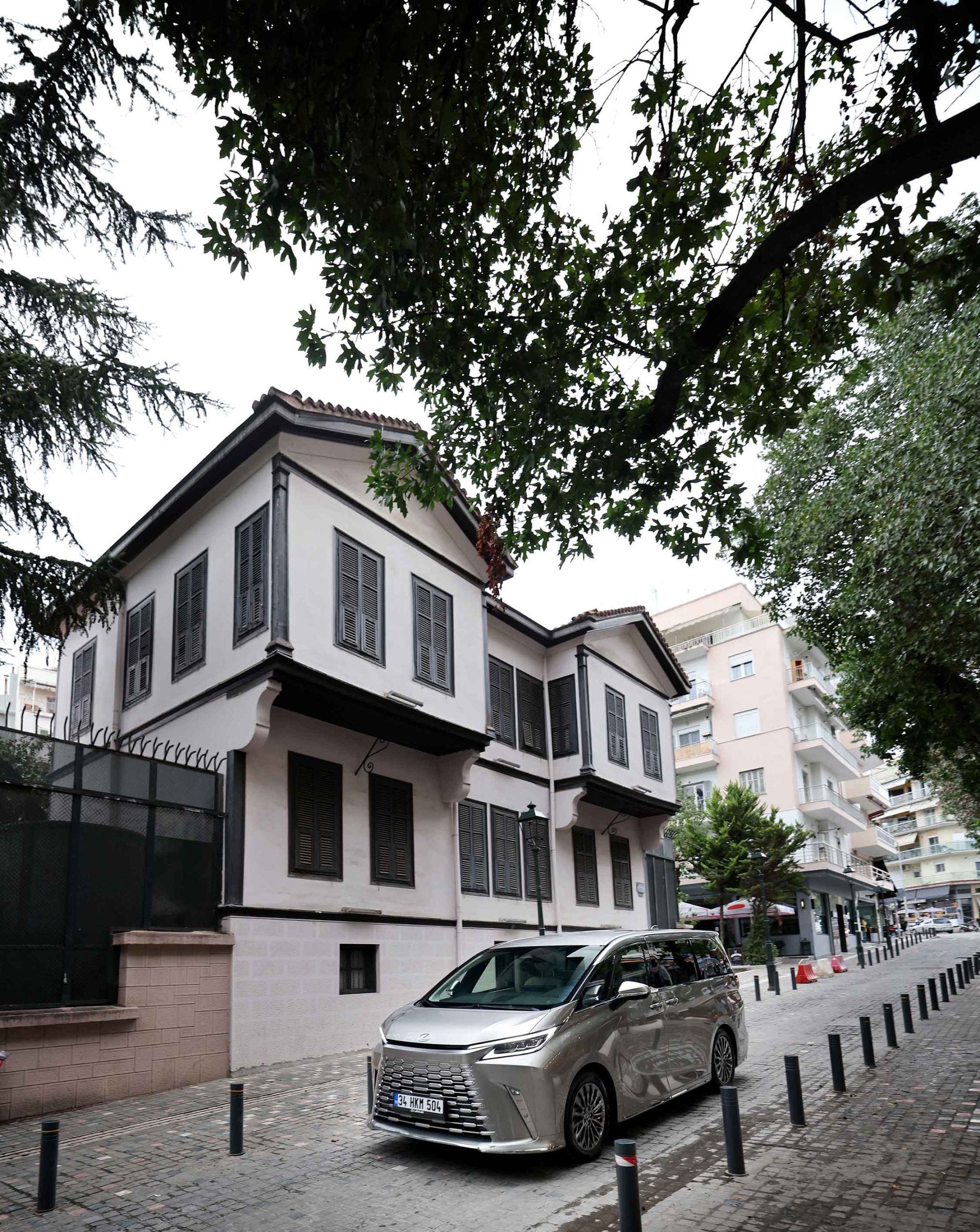 Lexus LM350h_Ataturk Evi_Selanik (1)