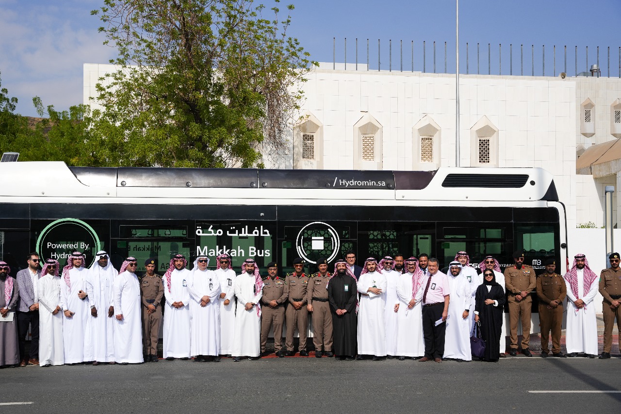 Caetano hydrogen fuel cell bus trial Makkah